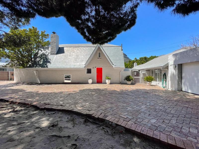 5 Bedroom Property for Sale in Hout Bay Western Cape